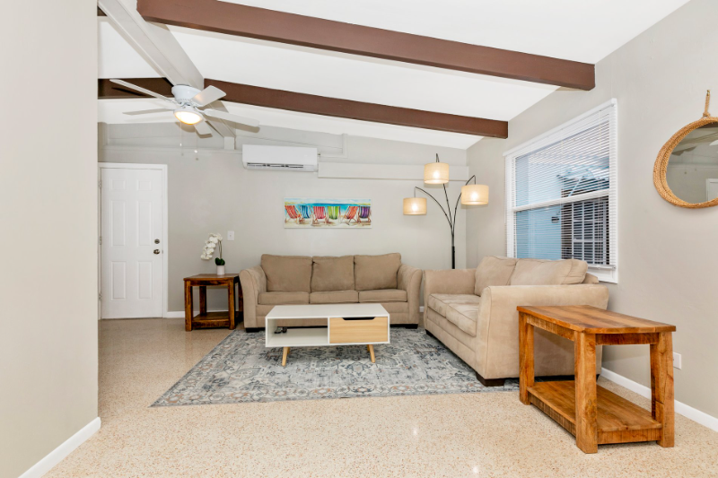 1502 Chandler Ave - Photo 4 of 20