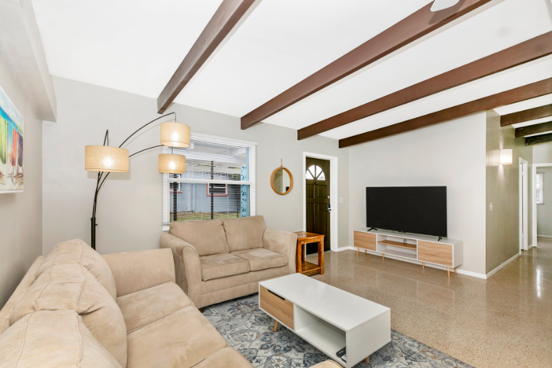 1502 Chandler Ave - Photo 5 of 20
