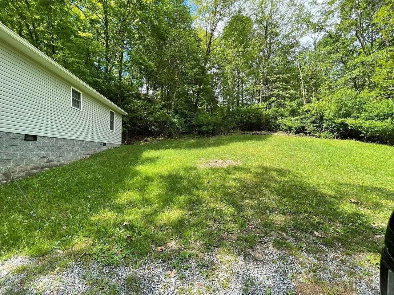 10182 Redwood Cir - Photo 3 of 7
