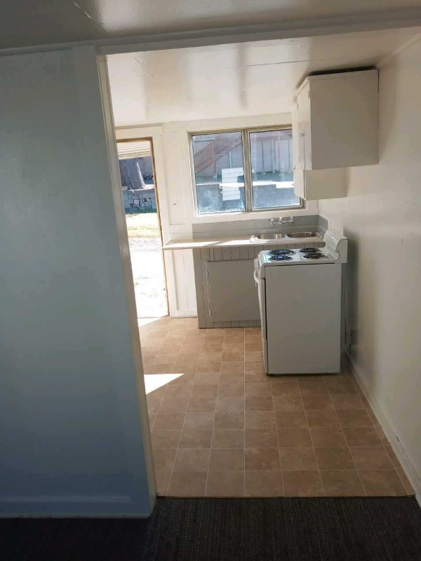 1305 E 1st St - Photo 7 of 10