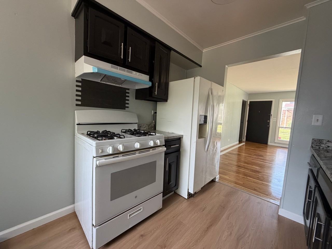 1068 Bristol Ct - Photo 7 of 7