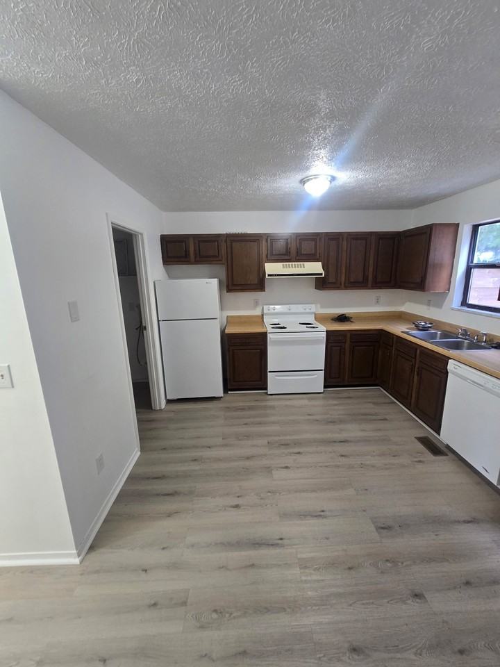 6972 Joseph Dr #6990 - Photo 4 of 10
