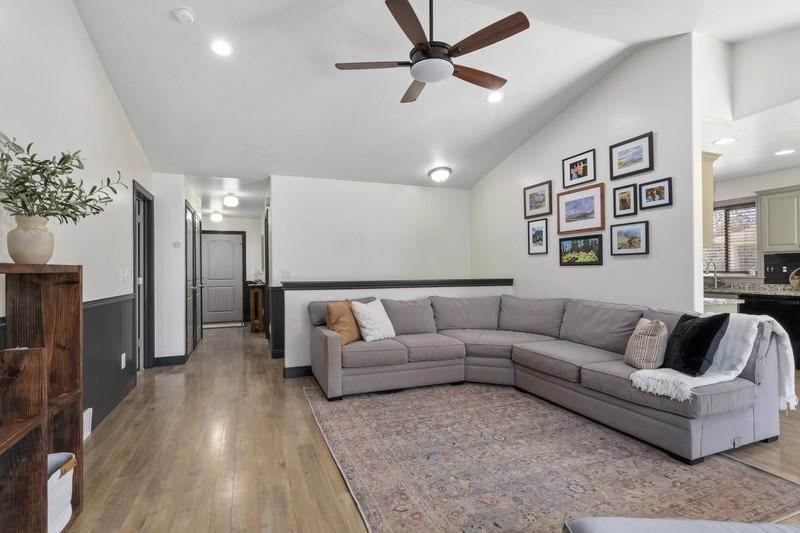 1025 N Apple Seed Ln - Photo 5 of 30