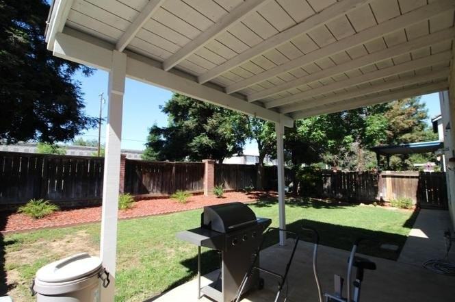 1408 E Salem Ave - Photo 4 of 18