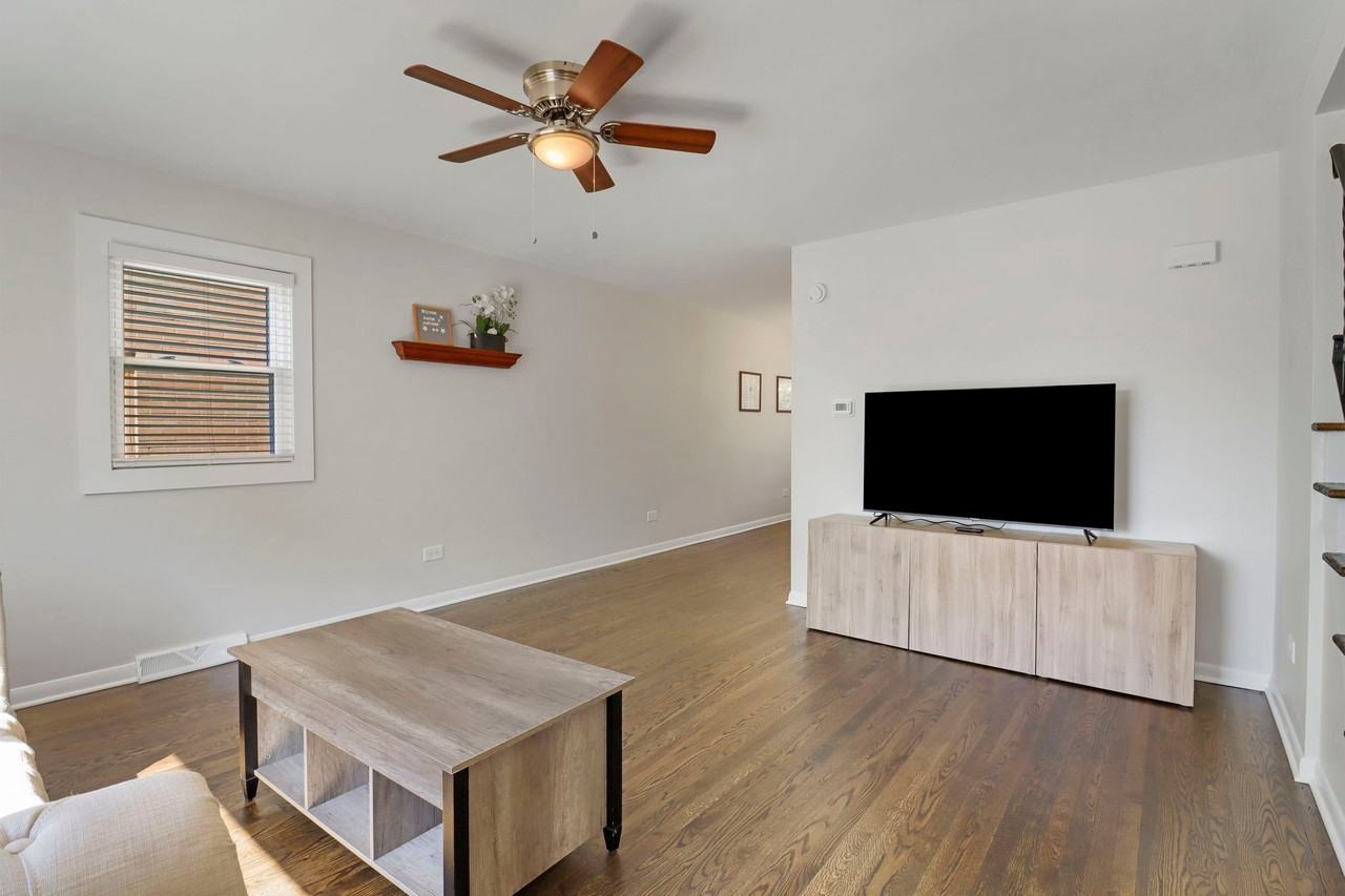 2309 Western Ave #2311 - Photo 3 of 10