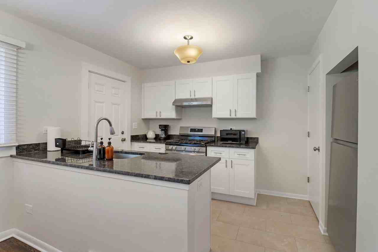 2309 Western Ave #2311 - Photo 5 of 10