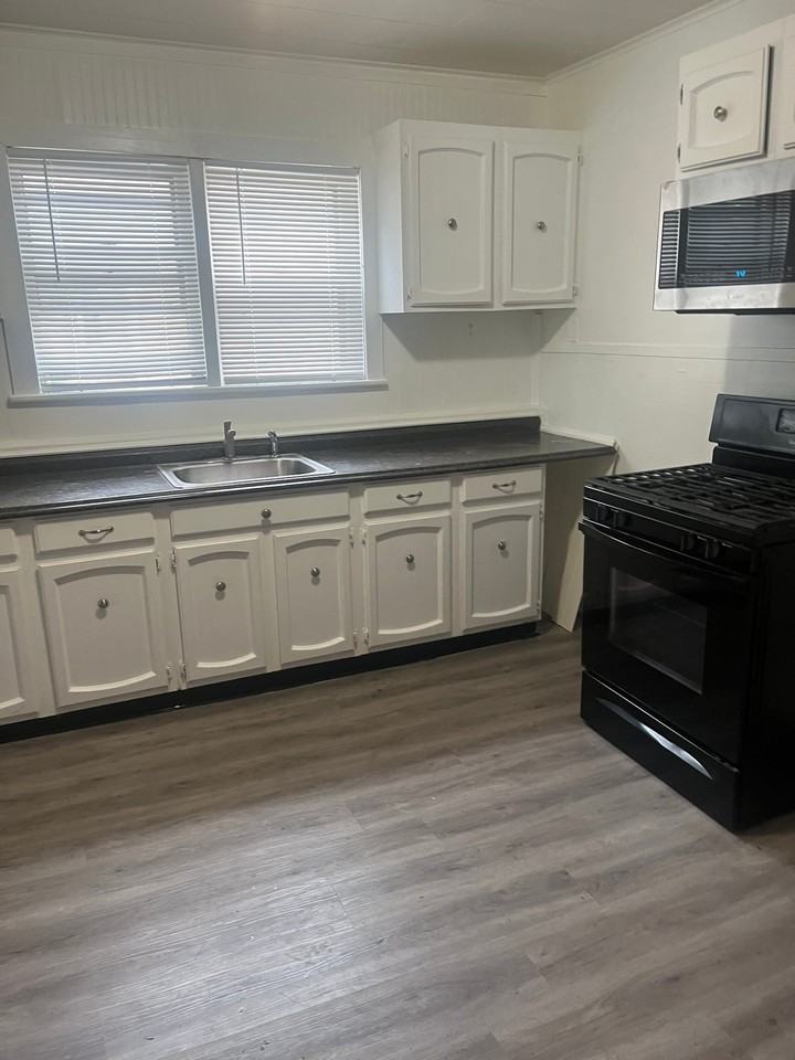 43 Bunn St #2 - Photo 3 of 16