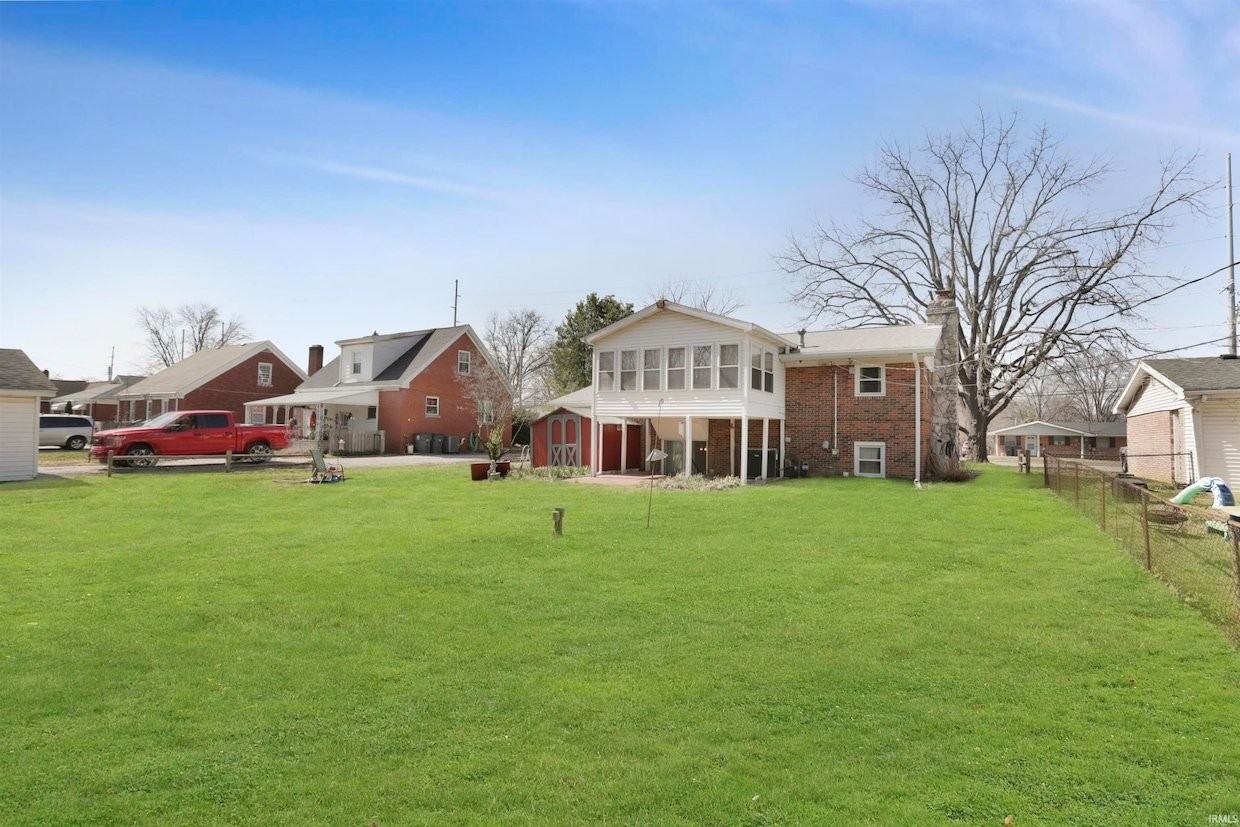 1107 N Boeke Rd - Photo 3 of 15