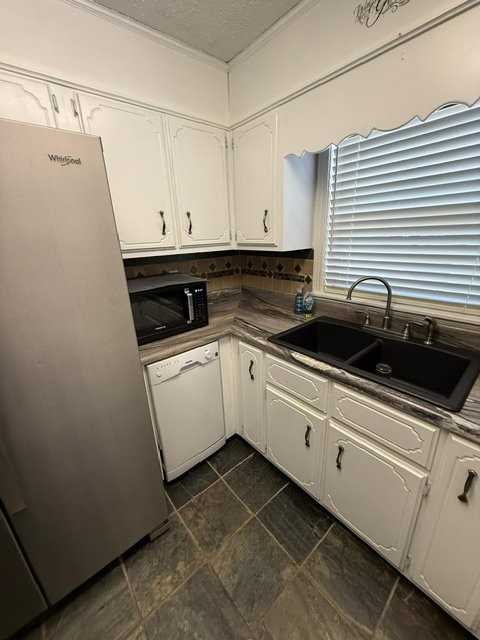 6589 Cedar St - Photo 6 of 18