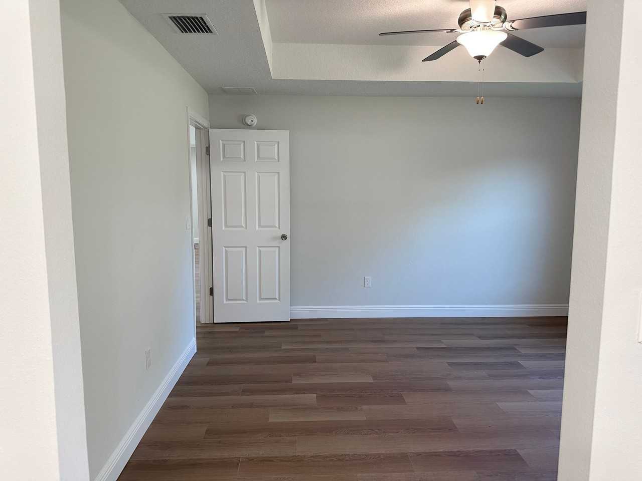 605 Abarth Ave - Photo 6 of 15
