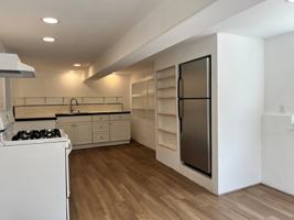 featured image of 1422 Summit Ave #B