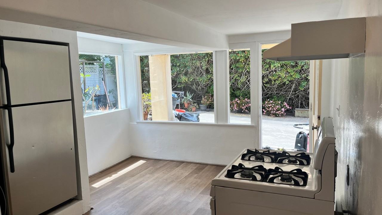 1422 Summit Ave #B - Photo 6 of 14