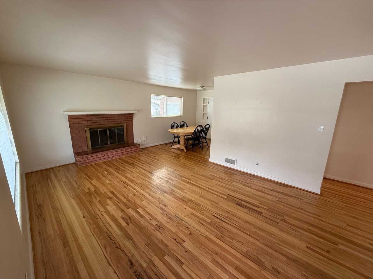 3285 Ne - Photo 2 of 21