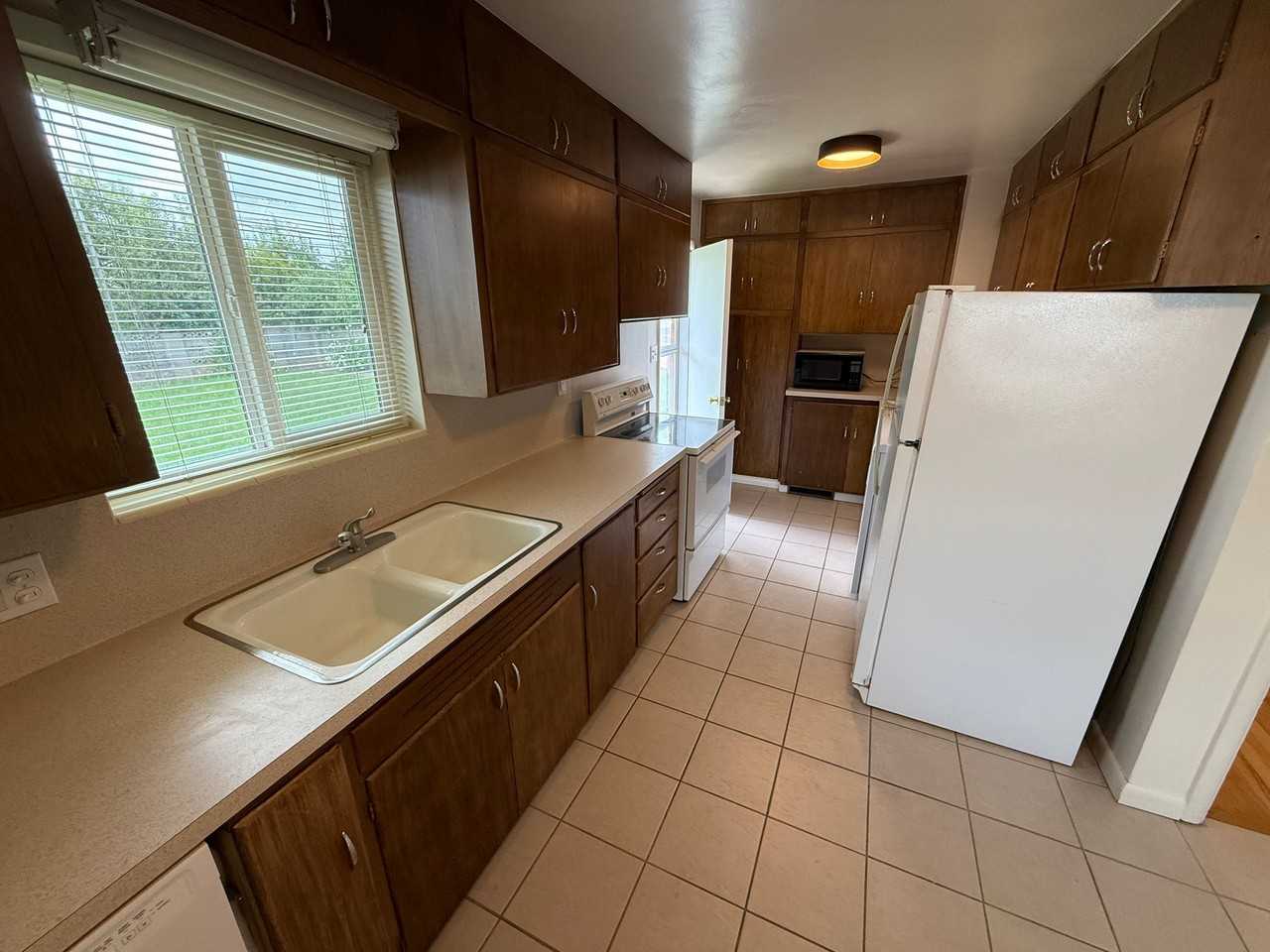 3285 Ne - Photo 7 of 21