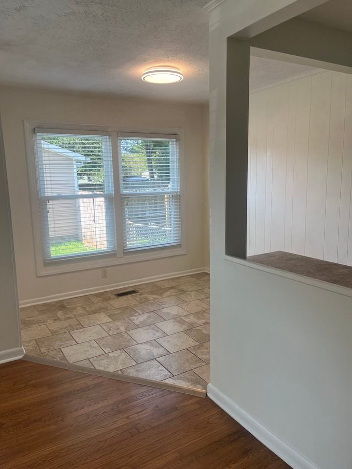 3502 Grote St Sw - Photo 4 of 11