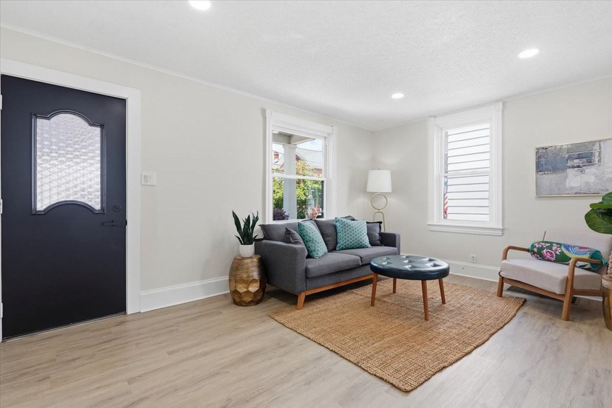 315 2nd St - Photo 2 of 21