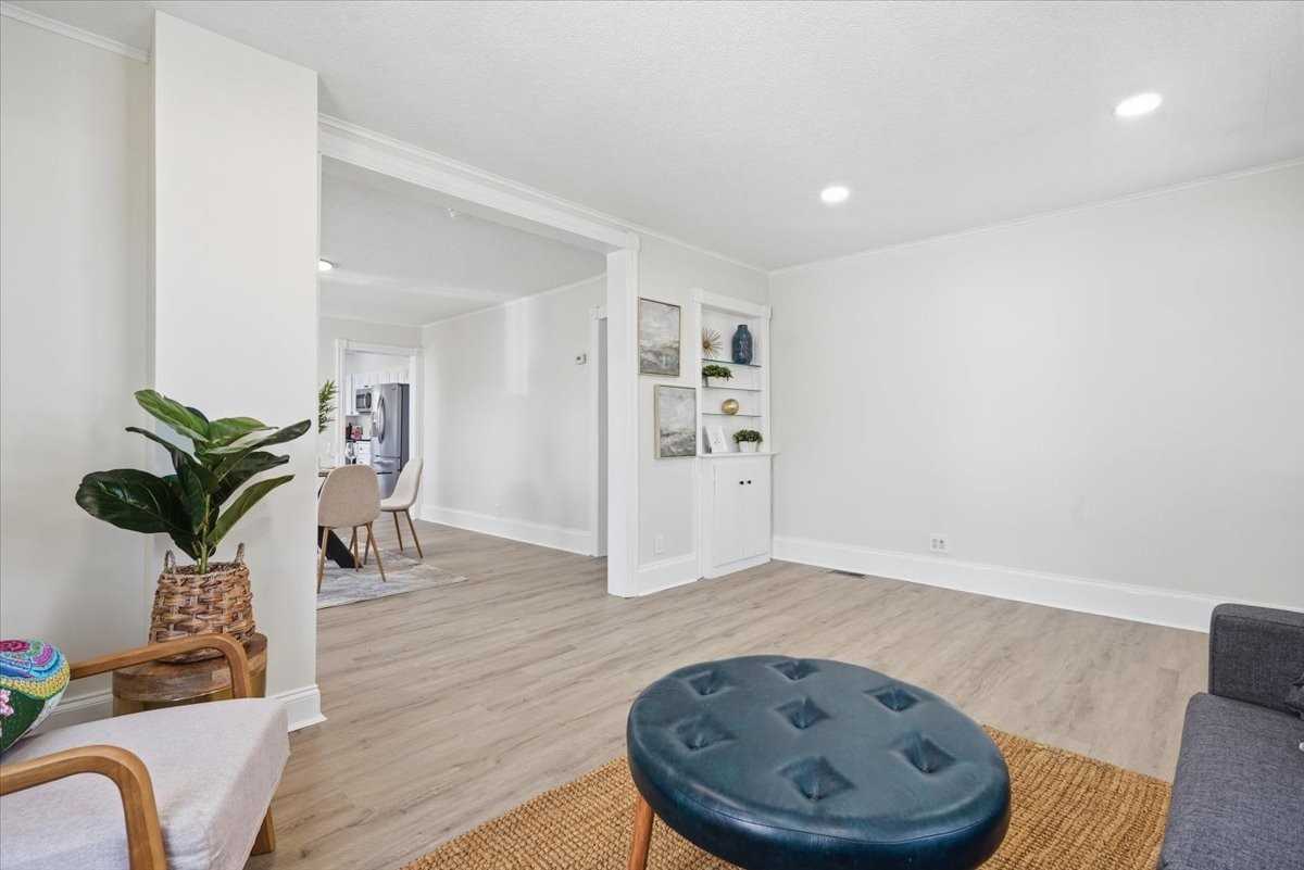 315 2nd St - Photo 3 of 21
