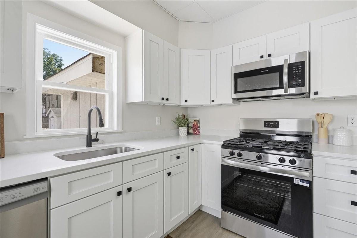 315 2nd St - Photo 6 of 21