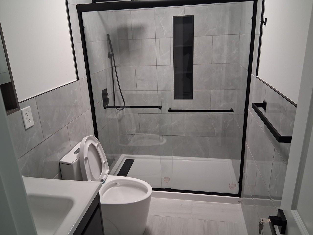 702 American Blvd - Photo 4 of 14