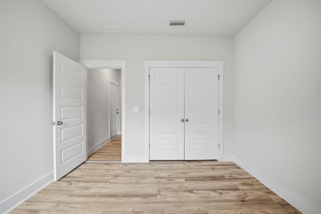 209 Camellia Dr - Photo 3 of 20