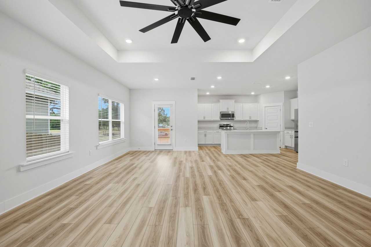 209 Camellia Dr - Photo 5 of 20