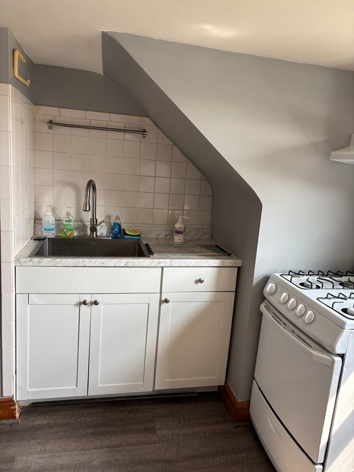 9311 New Gerst Rd - Photo 2 of 10