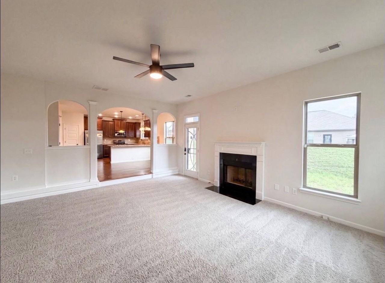 86 Pulaski Pl - Photo 2 of 10