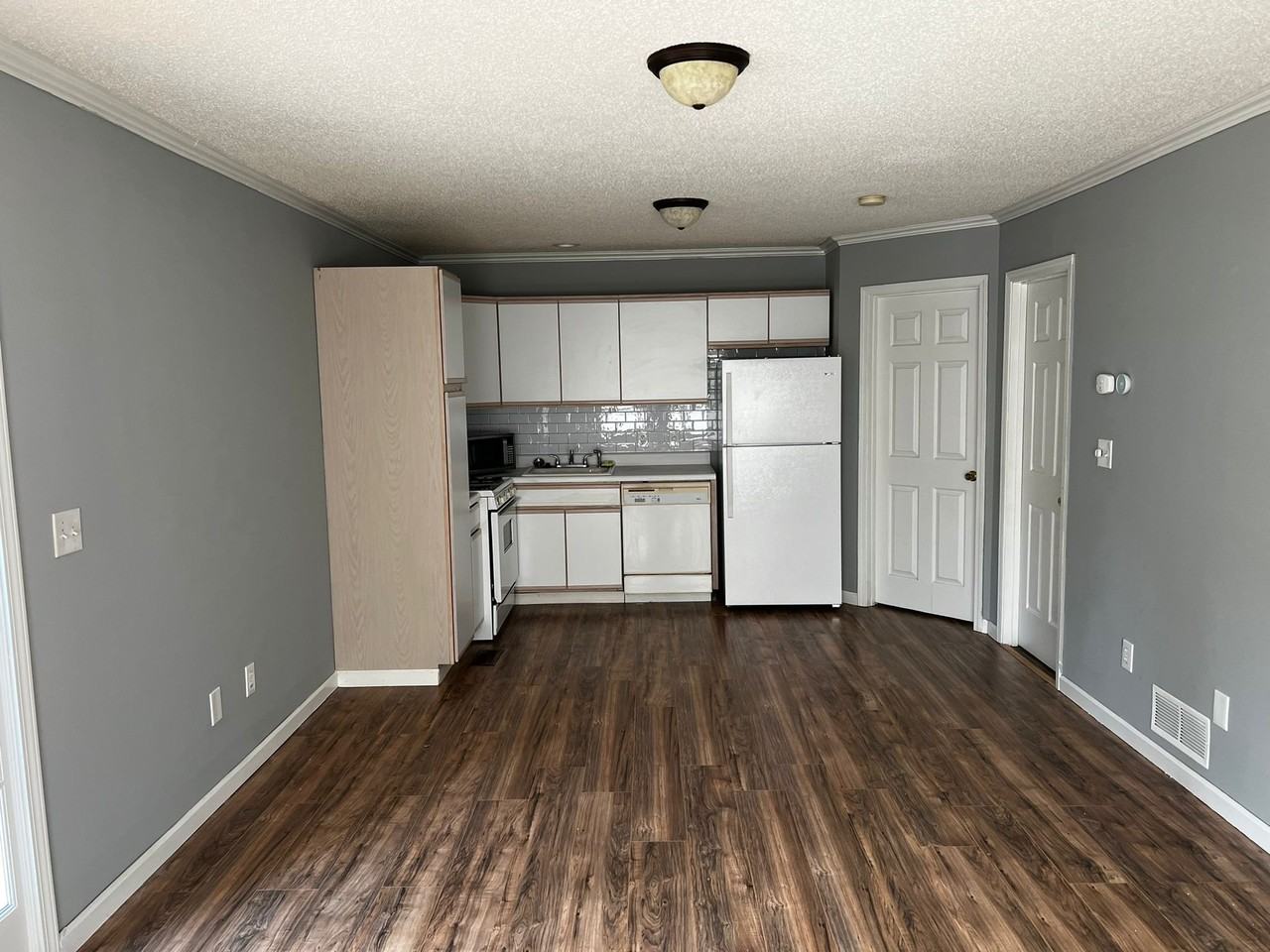 109 Cypress Dr - Photo 2 of 17