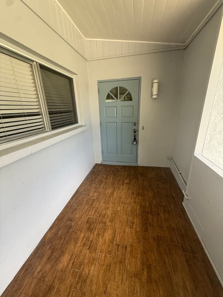 2880 Greenbriar St - Photo 2 of 17