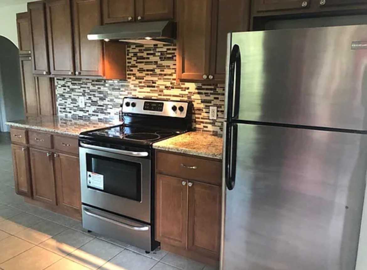 4110 Huey St - Photo 2 of 20
