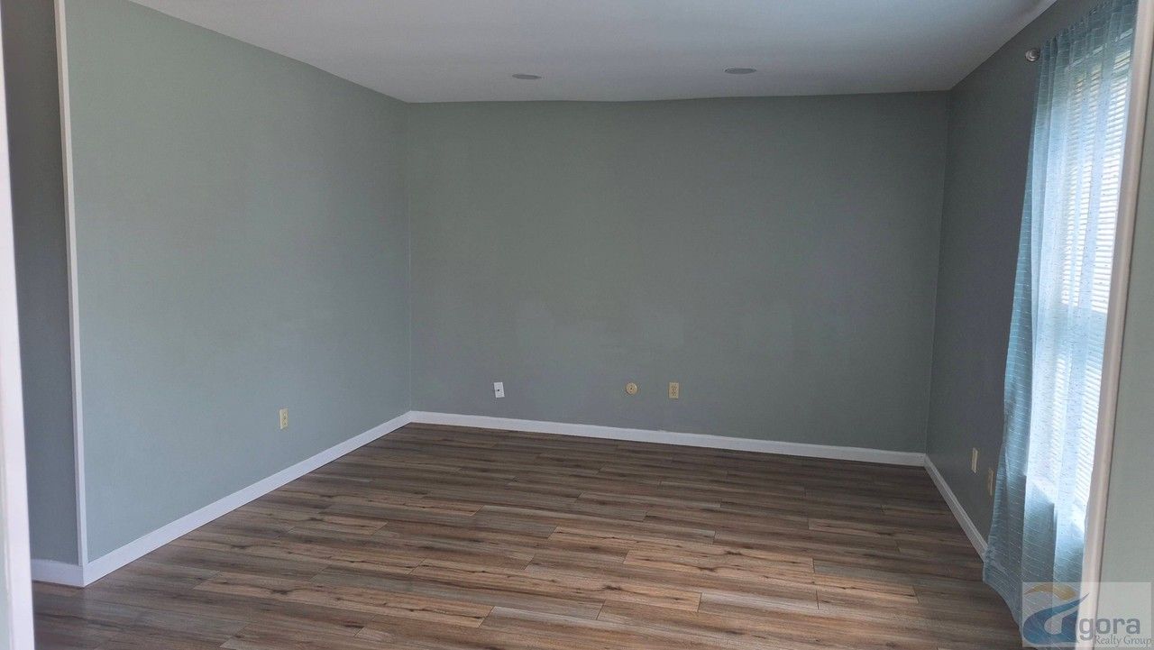 4191 Knollcroft Rd #4191 - Photo 3 of 20