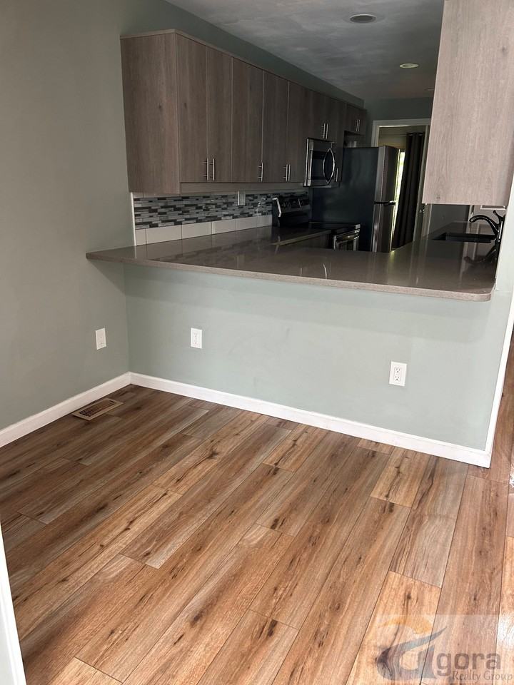 4191 Knollcroft Rd #4191 - Photo 5 of 20