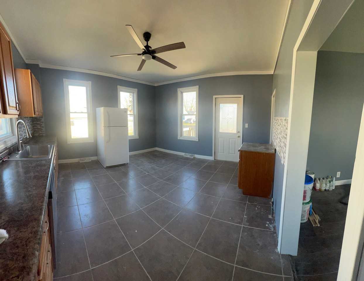 2704 Jackson Ave - Photo 4 of 9