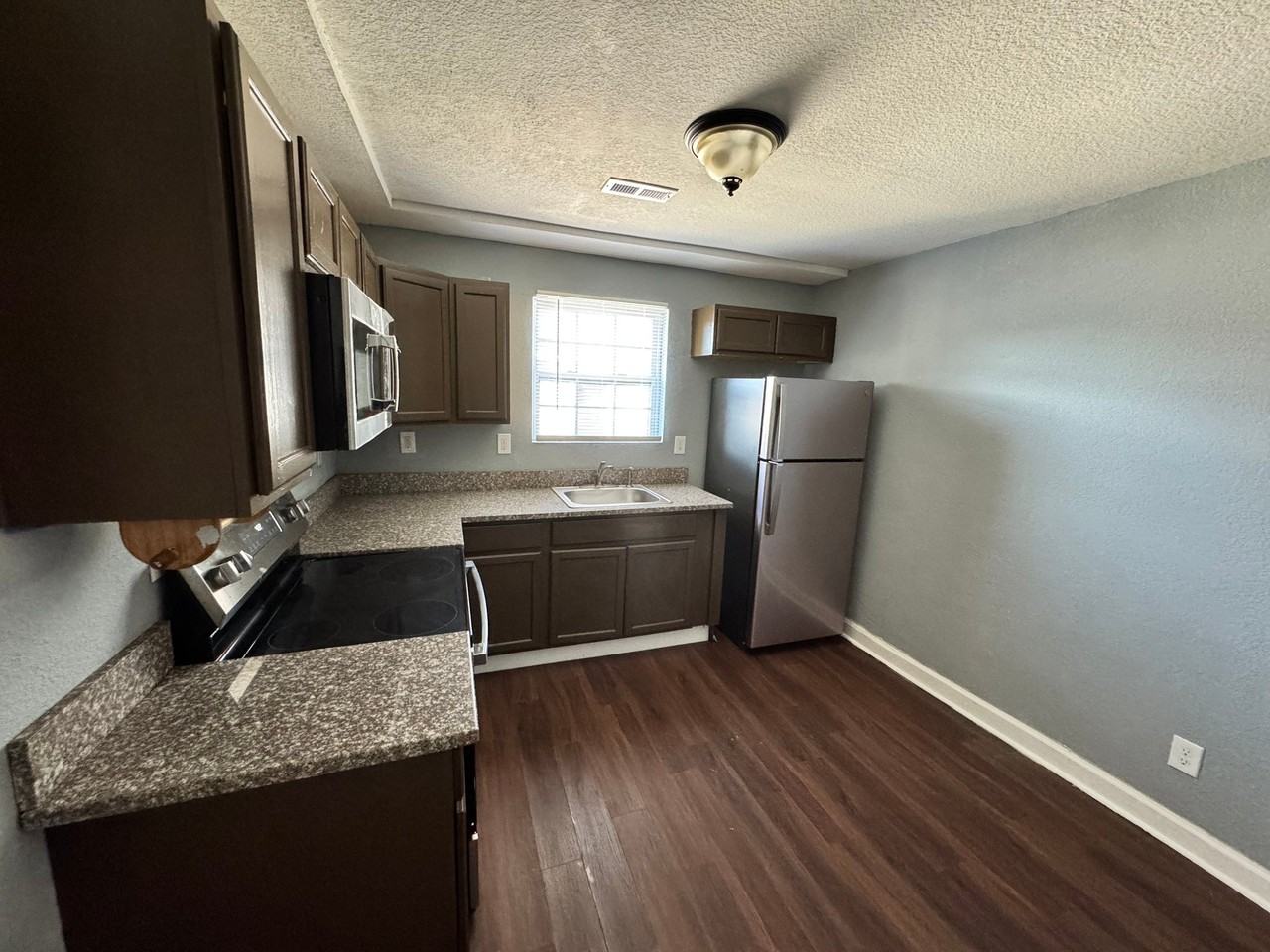 770 Fremont St #B - Photo 2 of 12