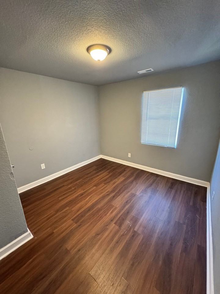 770 Fremont St #B - Photo 7 of 12