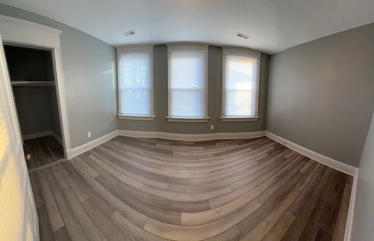2216 W 3rd St - Photo 3 of 4