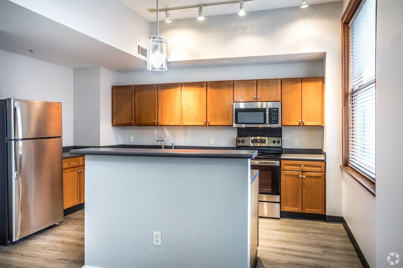 62 N Main St - Photo 6 of 18
