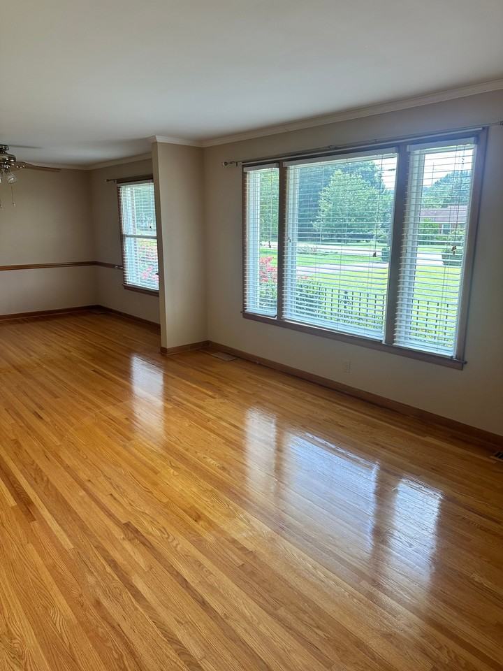 2916 Windemere Cir - Photo 5 of 38