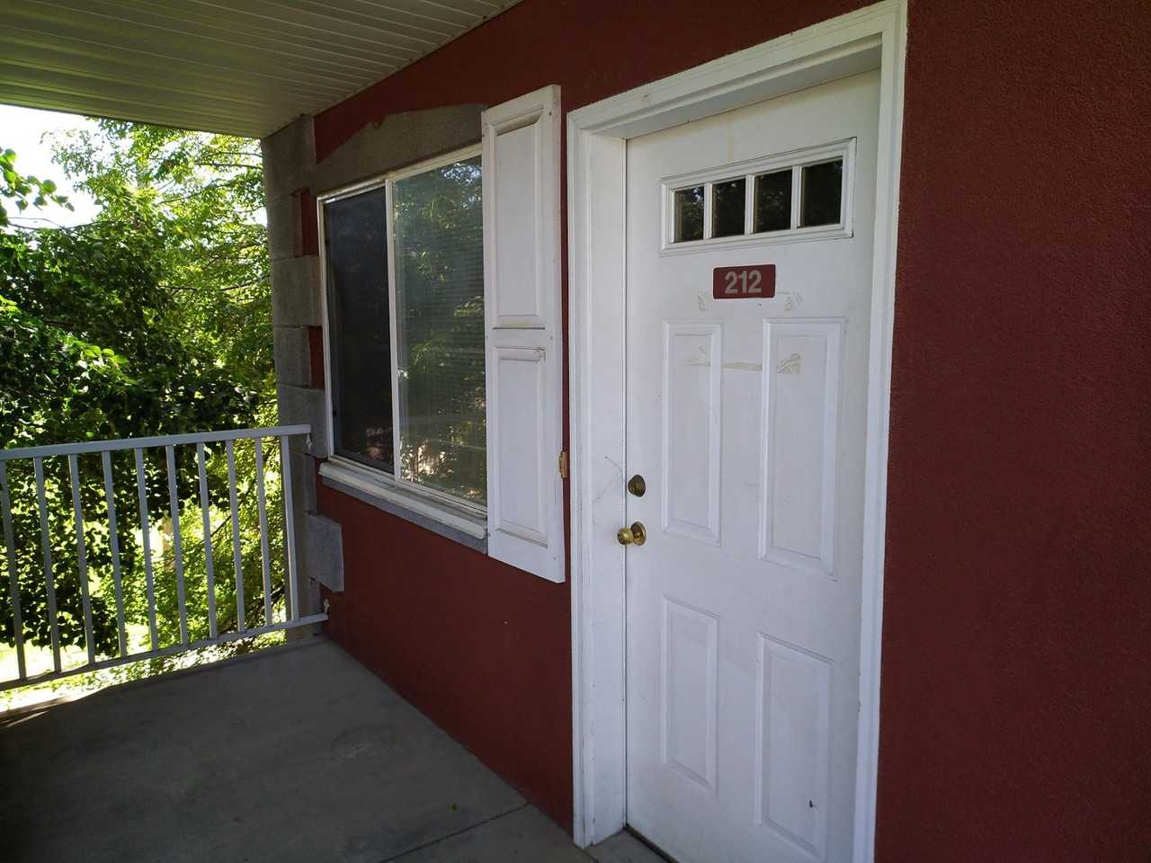 164 Pioneer Ave #P212 - Photo 2 of 9