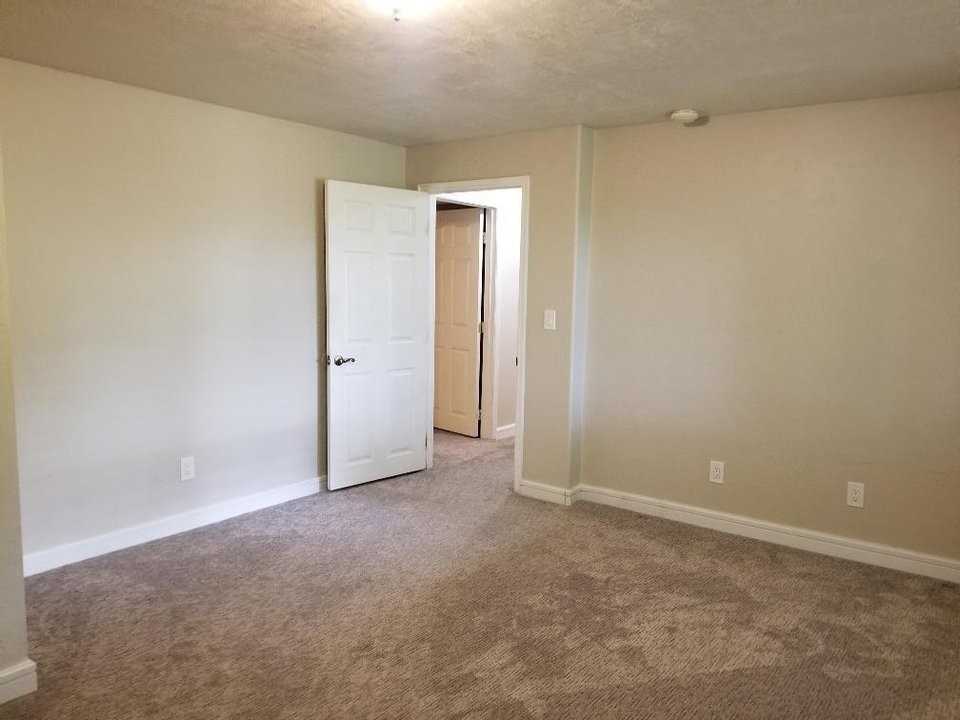 12481 S Allison Park Ct - Photo 7 of 15