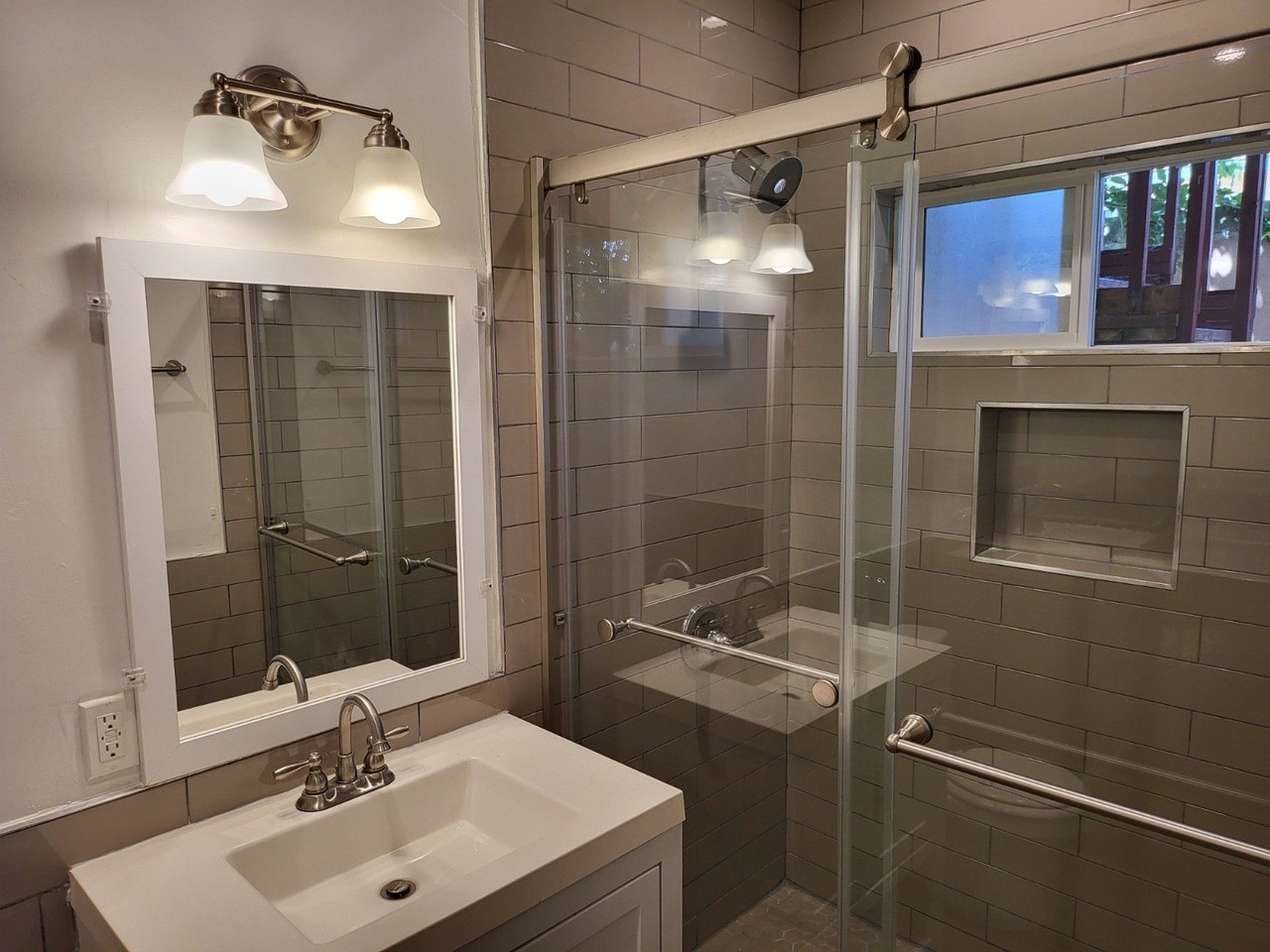 833 1/3 N Formosa Ave - Photo 3 of 11