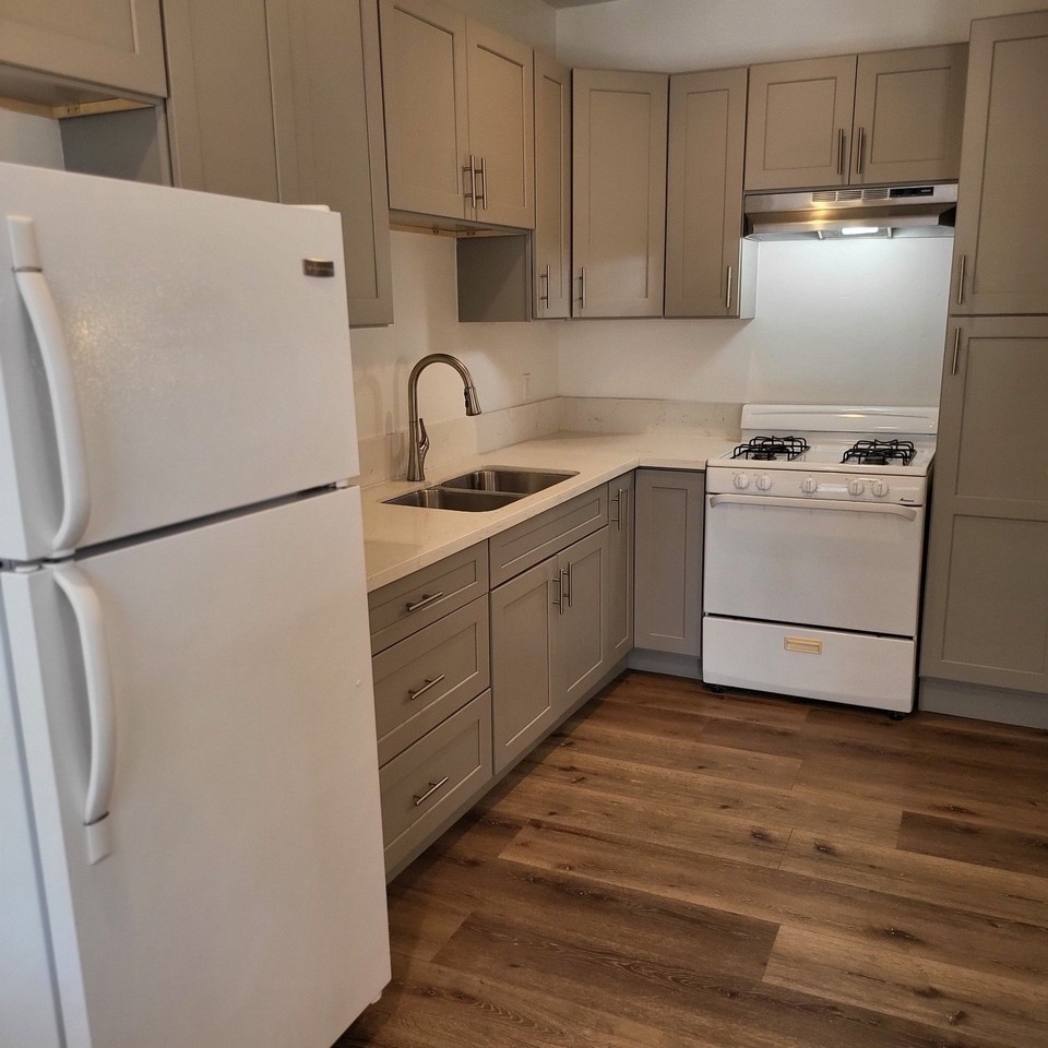 833 1/3 N Formosa Ave - Photo 6 of 11