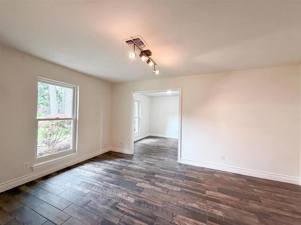 11611 Mile Dr - Photo 2 of 9