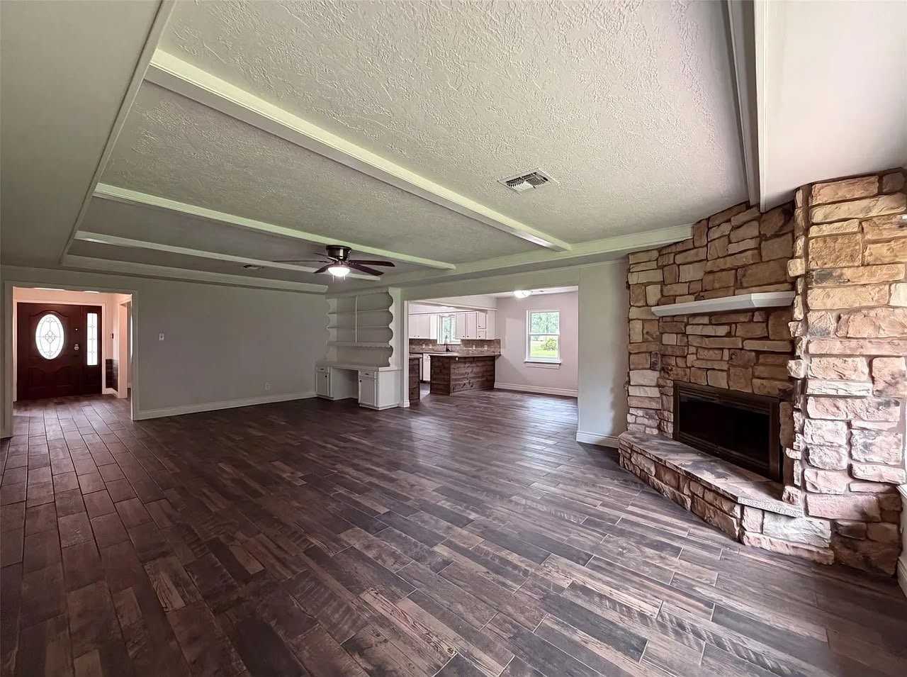 11611 Mile Dr - Photo 5 of 9