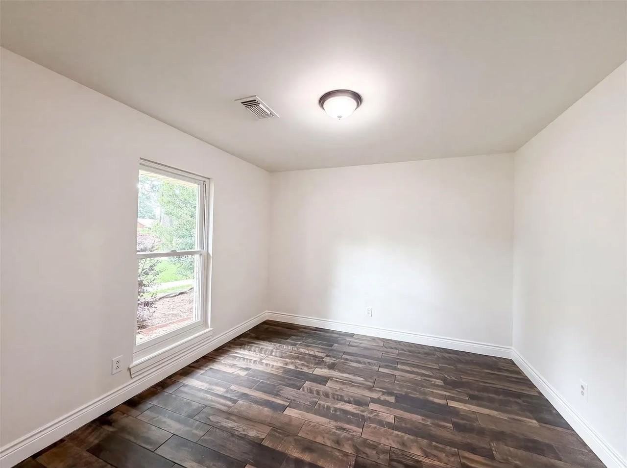 11611 Mile Dr - Photo 6 of 9