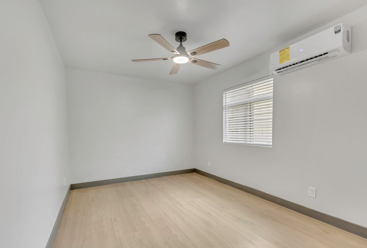 13754 Rosedale Hwy #1 - Photo 4 of 7