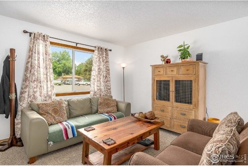 601 10th St - Photo 3 of 23