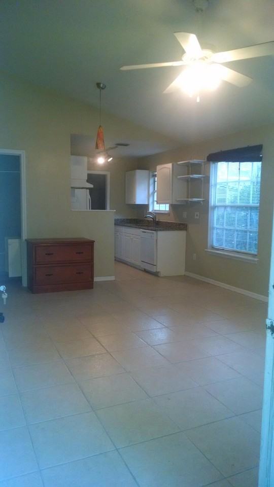111 Hill Ave - Photo 4 of 13
