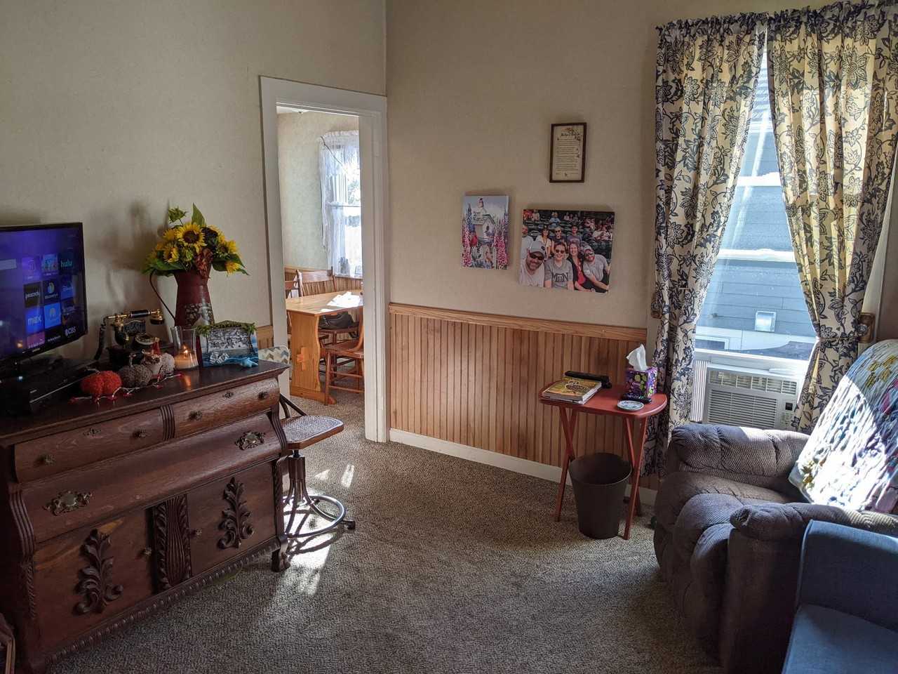 135 Franklin Ave - Photo 2 of 9