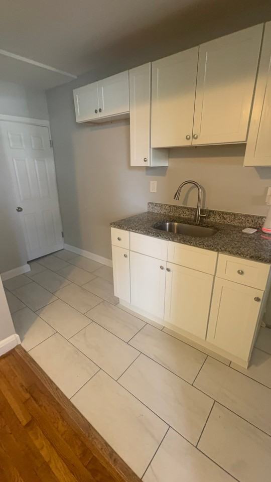 6102 Cardiff Ave - Photo 5 of 19